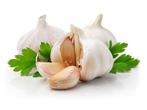 garlic to treat nail fungus