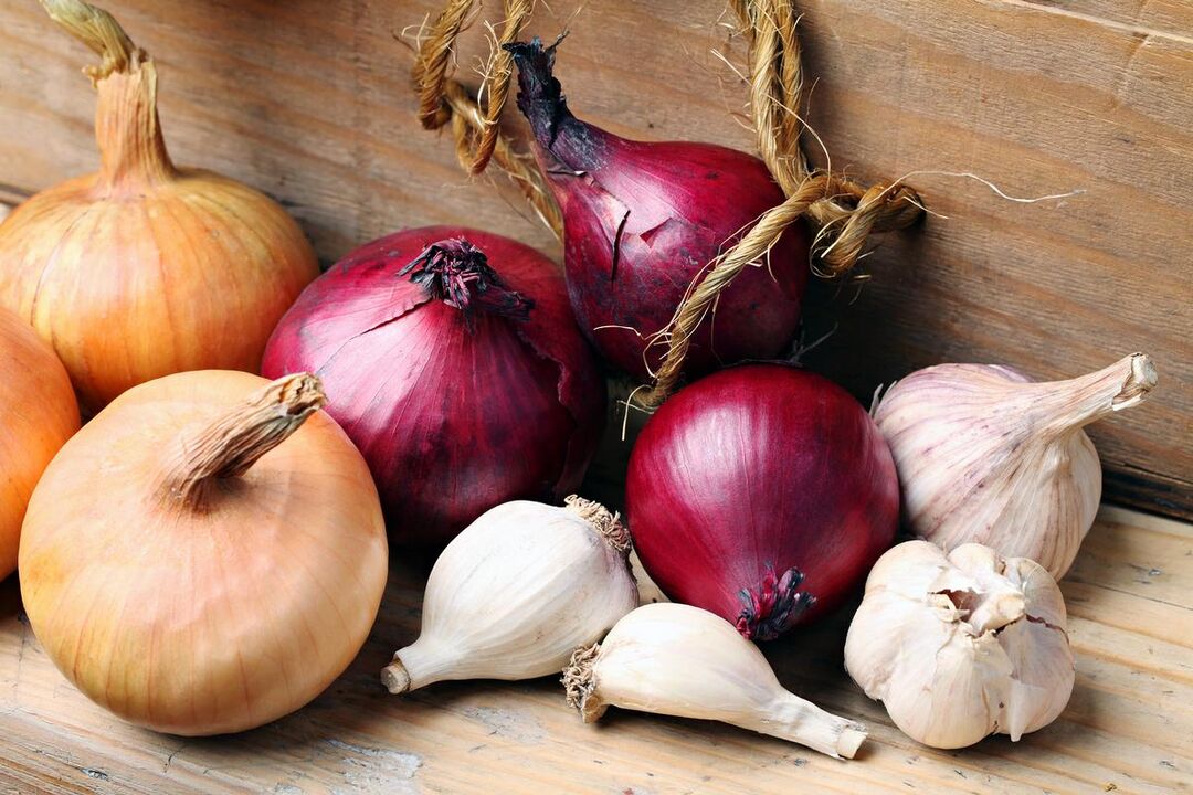 garlic and onion for toenail fungus